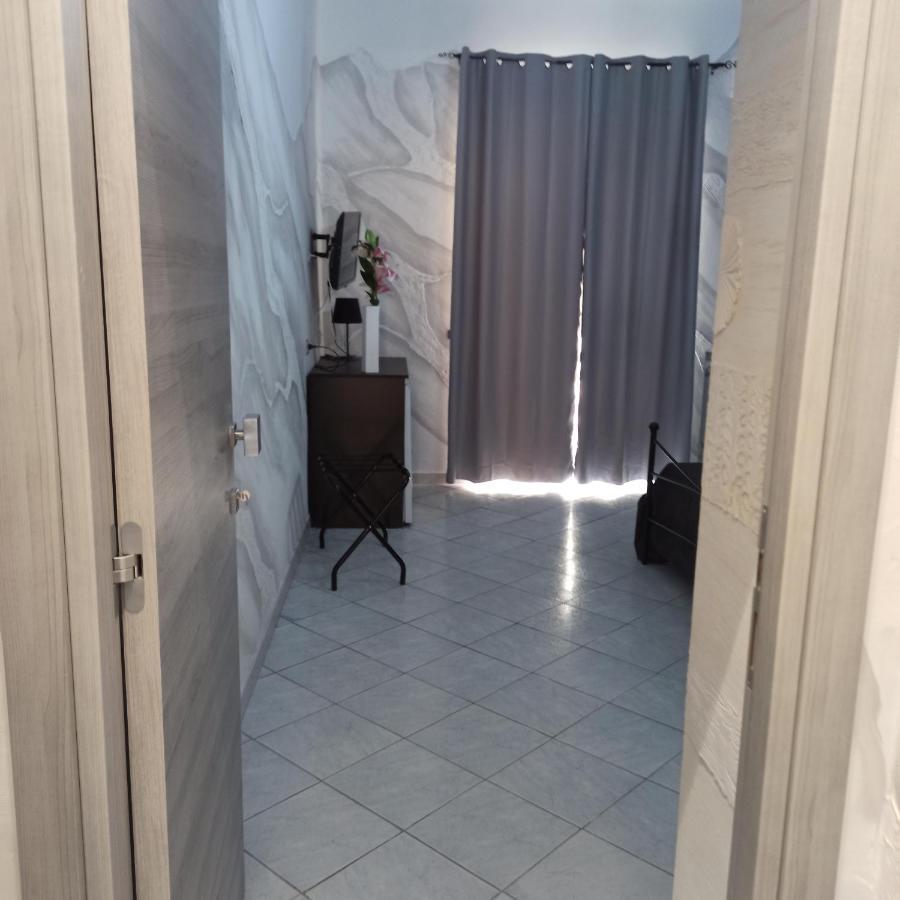 In The Center Rooms Naples Exterior photo